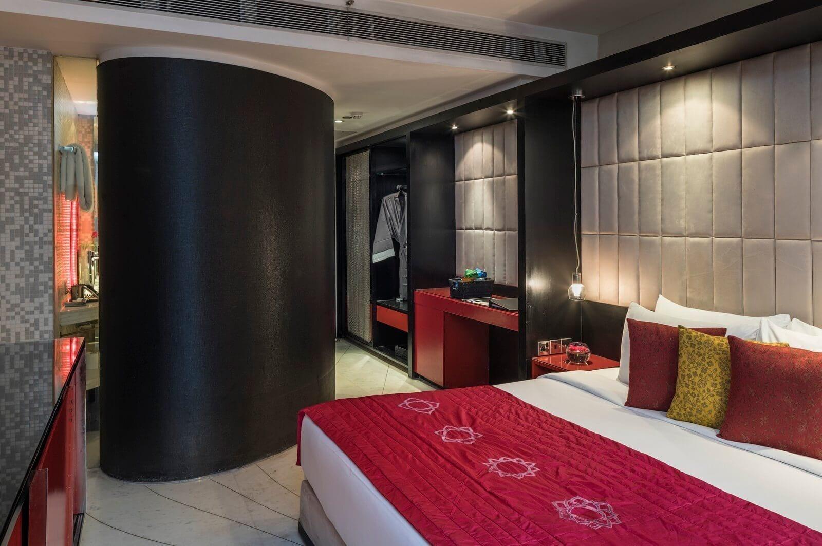 Отель The Park Калькутта Экстерьер фото A room at the Park Hotel, New Delhi