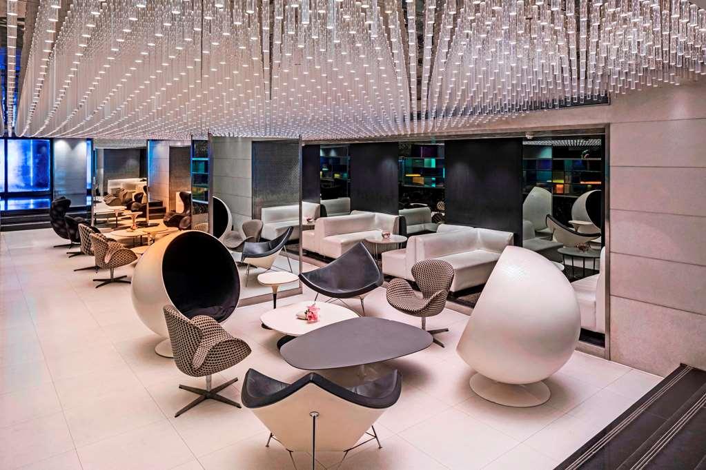 Отель The Park Калькутта Интерьер фото The lounge at the airport
