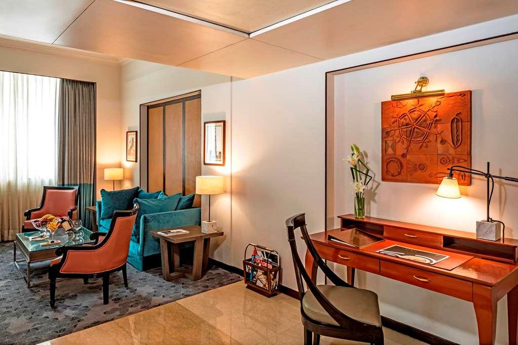 Отель The Park Калькутта Экстерьер фото Suite at the Taj Mahal Palace, Mumbai