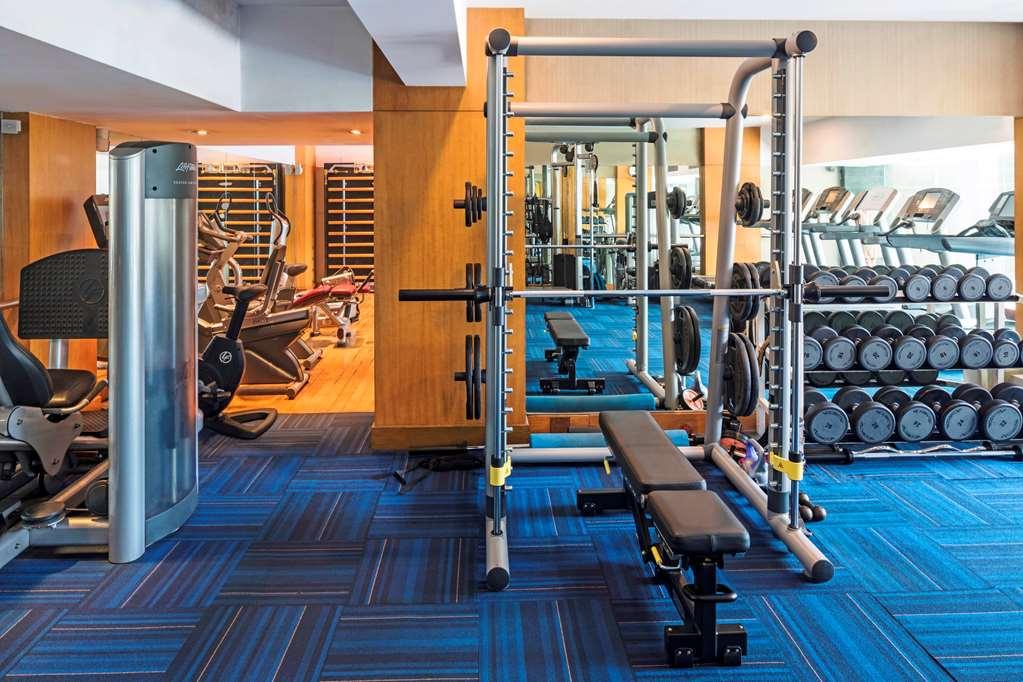 Отель The Park Калькутта Удобства фото The gym at the Westin Mumbai International